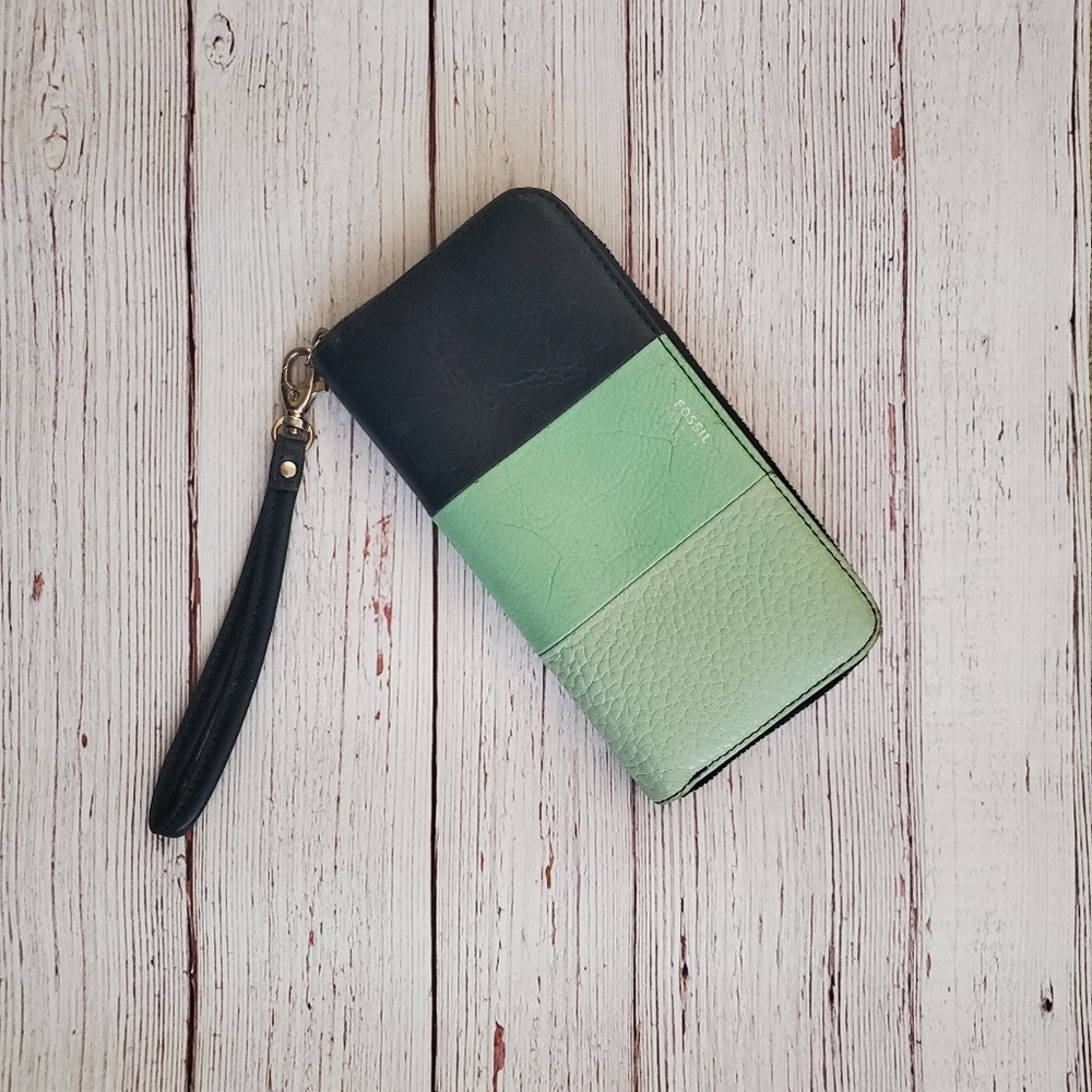 Fossil Women's wallet with strap